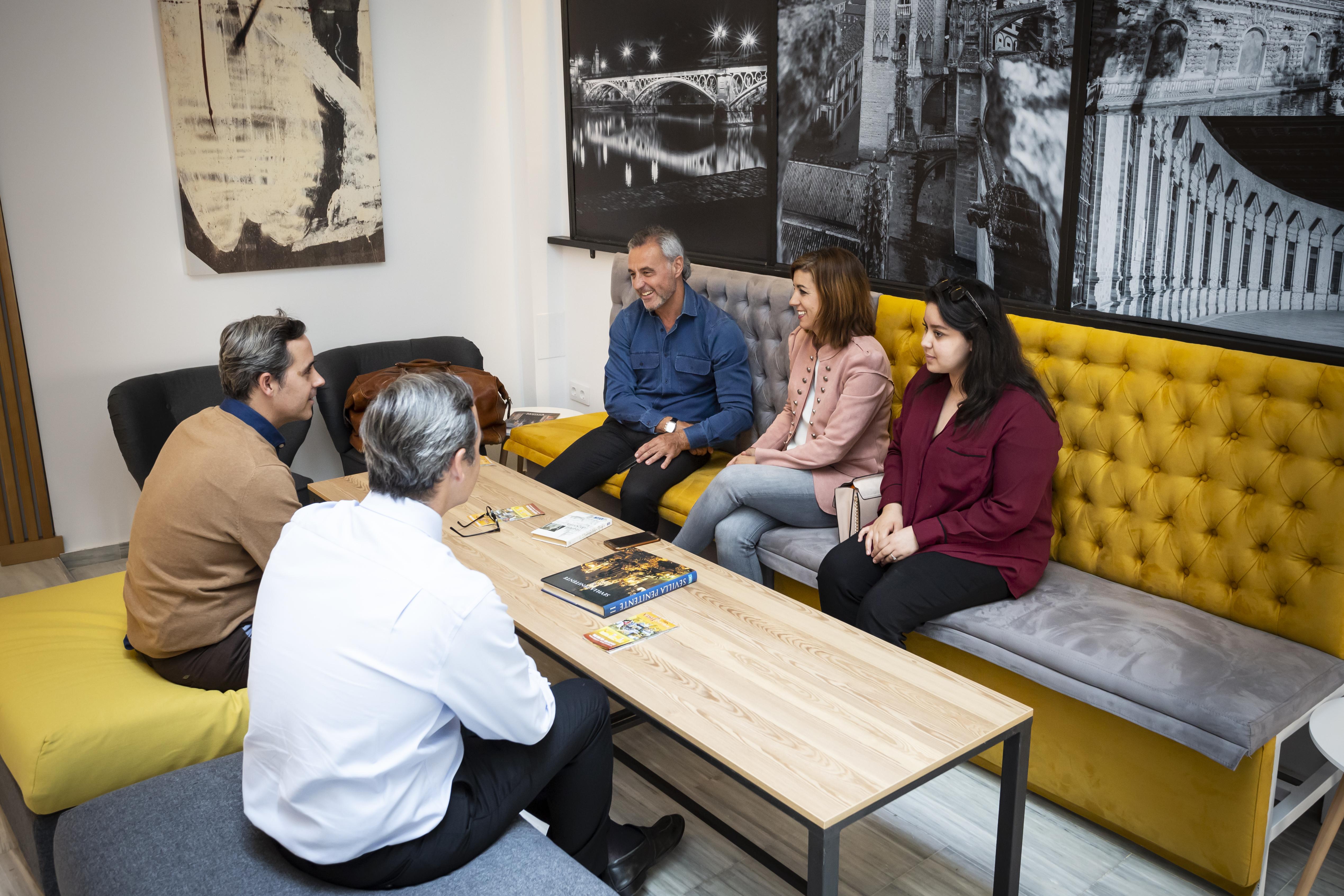 Basic Hotel Sevilla Catedral Luaran gambar