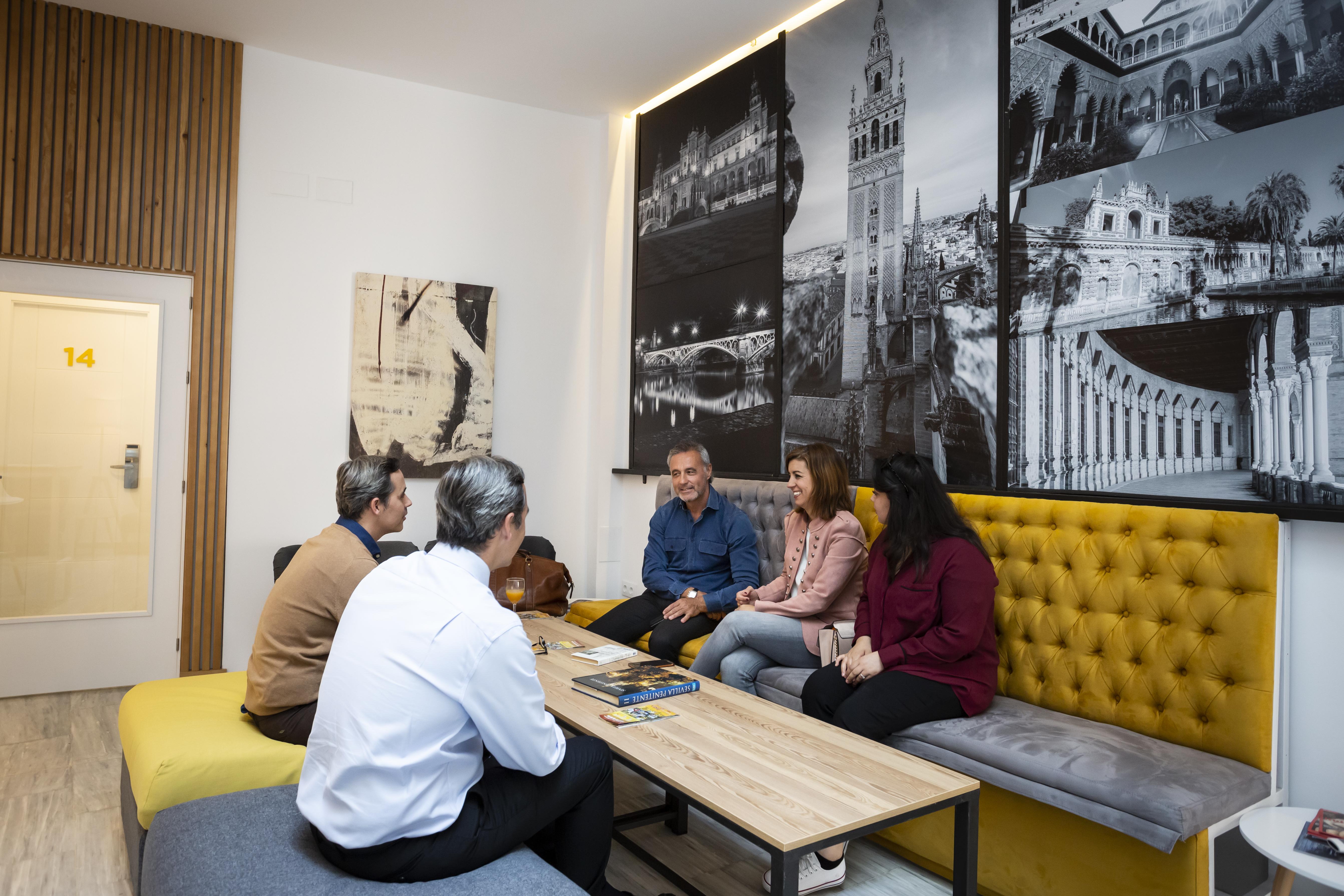 Basic Hotel Sevilla Catedral Luaran gambar