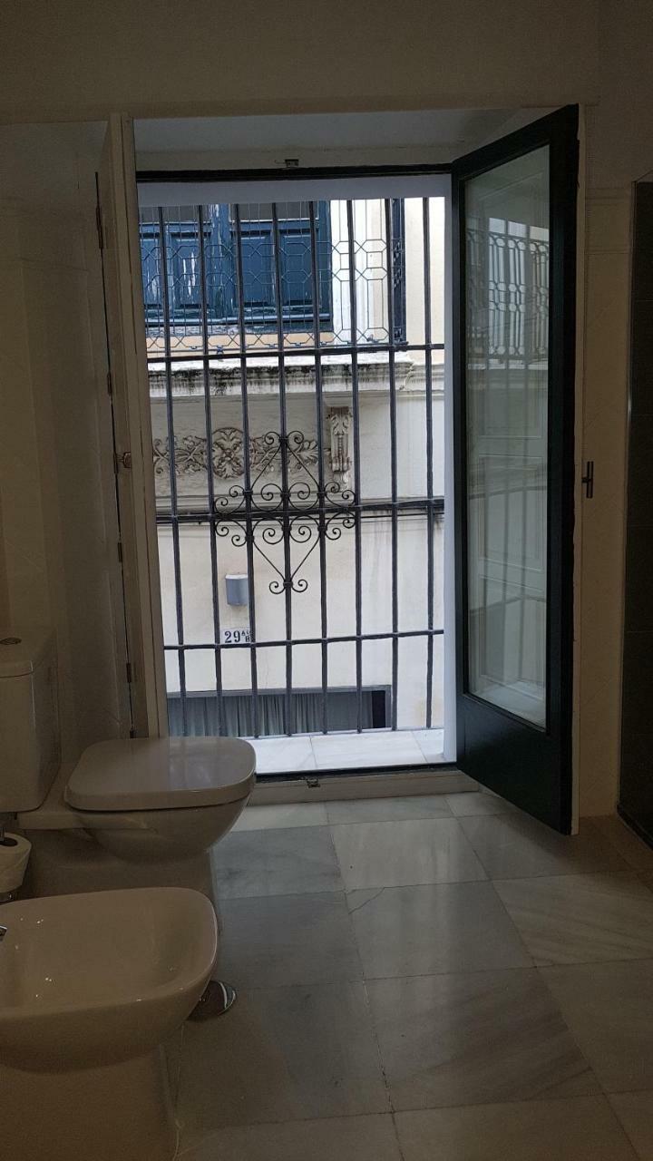 Basic Hotel Sevilla Catedral Luaran gambar
