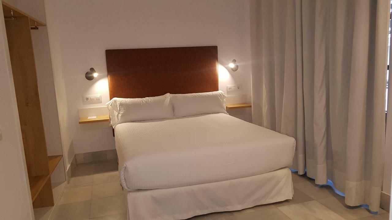 Basic Hotel Sevilla Catedral Luaran gambar
